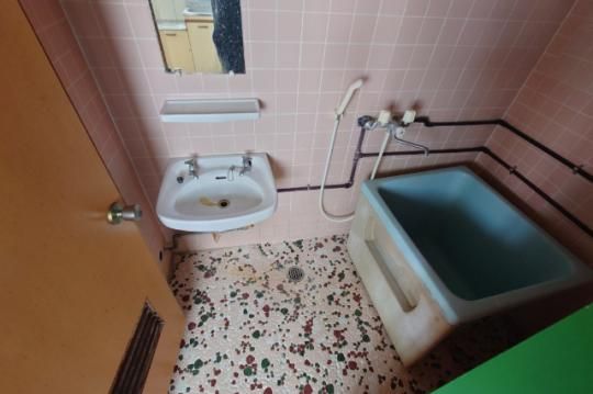 �y���̑��z�@�o�X�^�V�����[