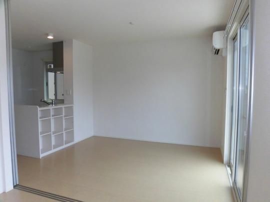 �y���̑��z�@�a106�@���r���O