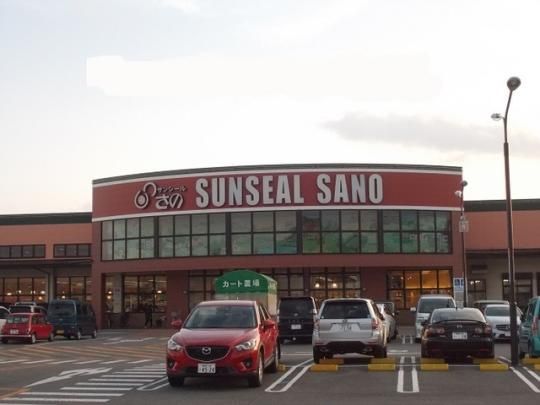 �y���Ӂz�@�T���V�[�����́F300m