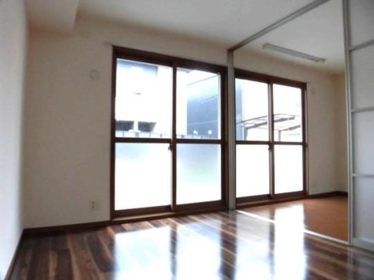 �y���̑��z�@102�@���r���O